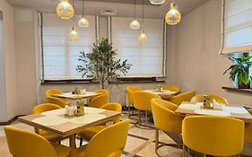 Golden Palace Hotel